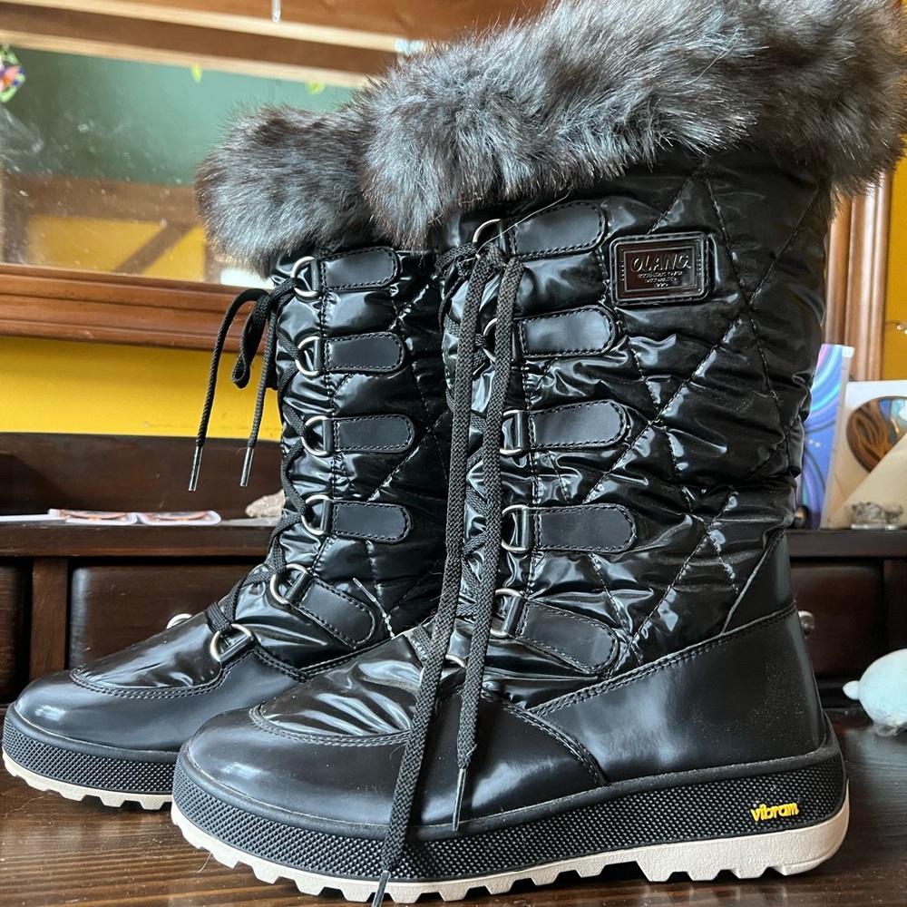 Olang Olantex 
Black Winter Boots with Faux Fur Trim